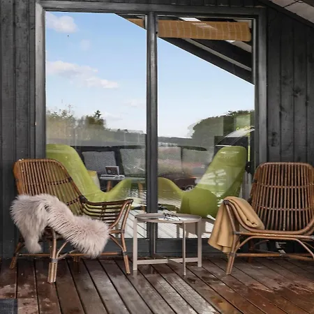 2 Bedroom In * Hejls