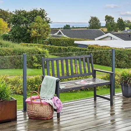 בית נופש 2 Bedroom In *